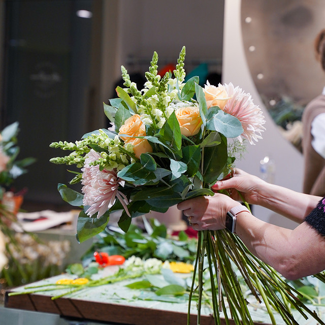 Classic Style Hand-tied Bouquet