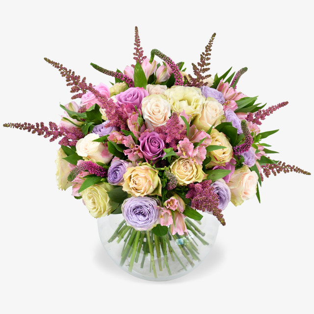 Soft and delicately coloured roses are the main attraction in pastel gathering. From soft lavender coloured roses to creamy whites.